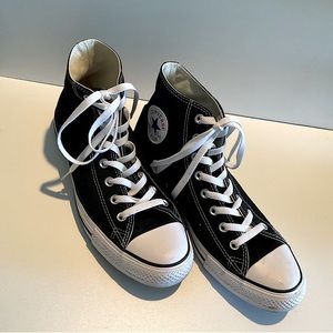 NEW ALL STAR CONVERSE High-Top Tennis Shoes, Size 10